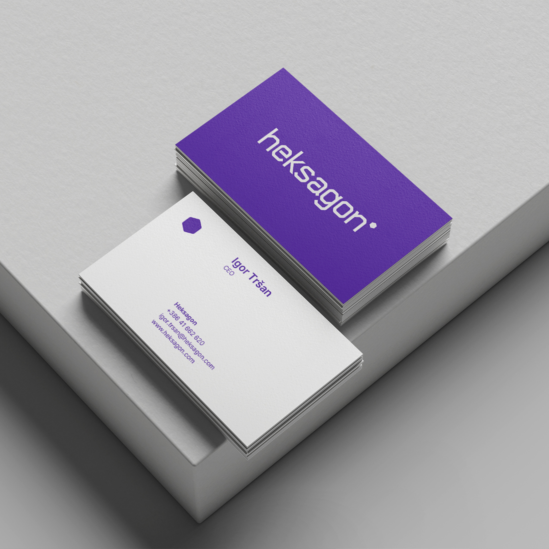 Heksagon – aplikacija CGP-ja na vizitkah in tabli 