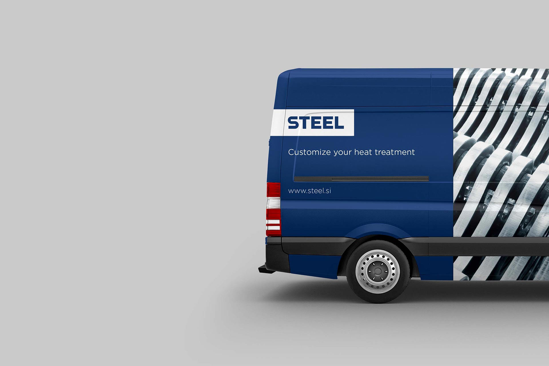 Steel polepljen kombi